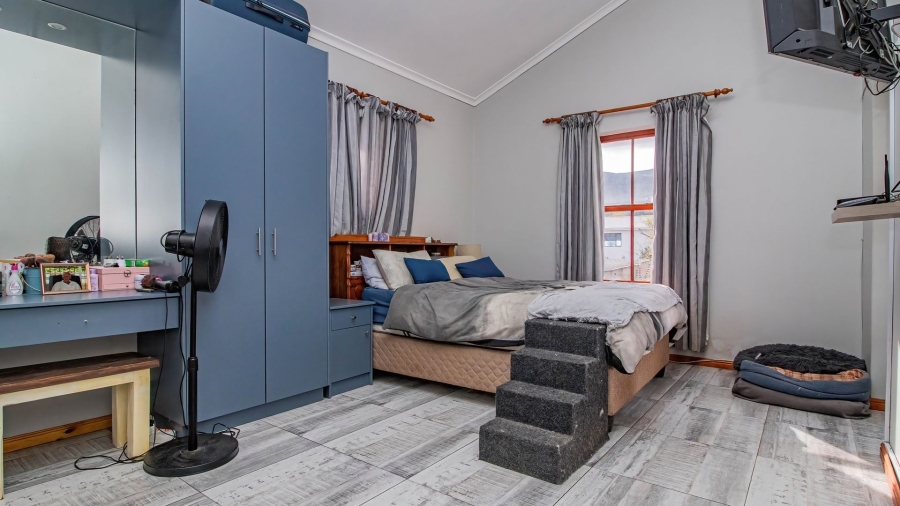 4 Bedroom Property for Sale in Sandbaai Western Cape